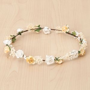 Crown with small roses and dried ivory flowers